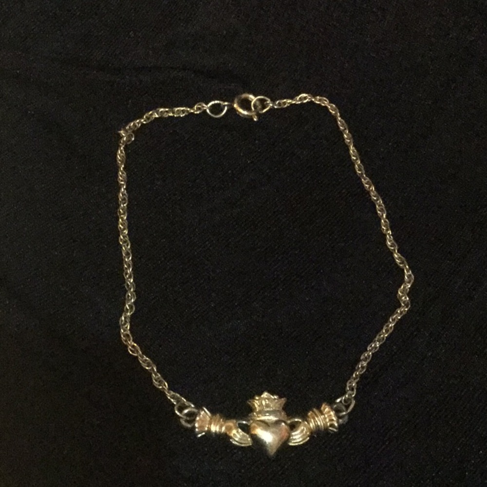 Vintage Avon claddagh ankle bracelet